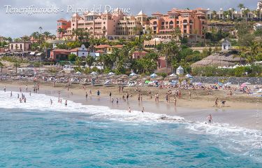 Im Hintergrund eines der 5-Sterne-Hotels