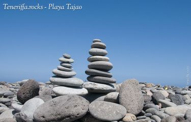 Steine am Strand von Tajao