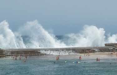 Meerwasserschwimmbecken in Bajamar